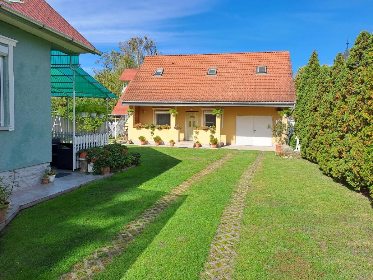 Bianka Apartman Balatonlelle Buitenkant foto